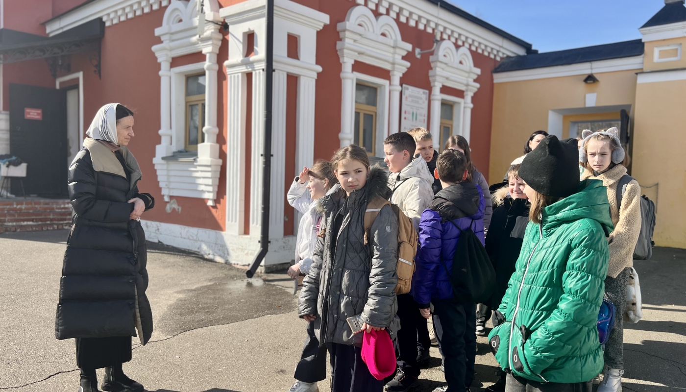 Экскурсия в монастырь ко Дню православной книги «Слово сквозь века»